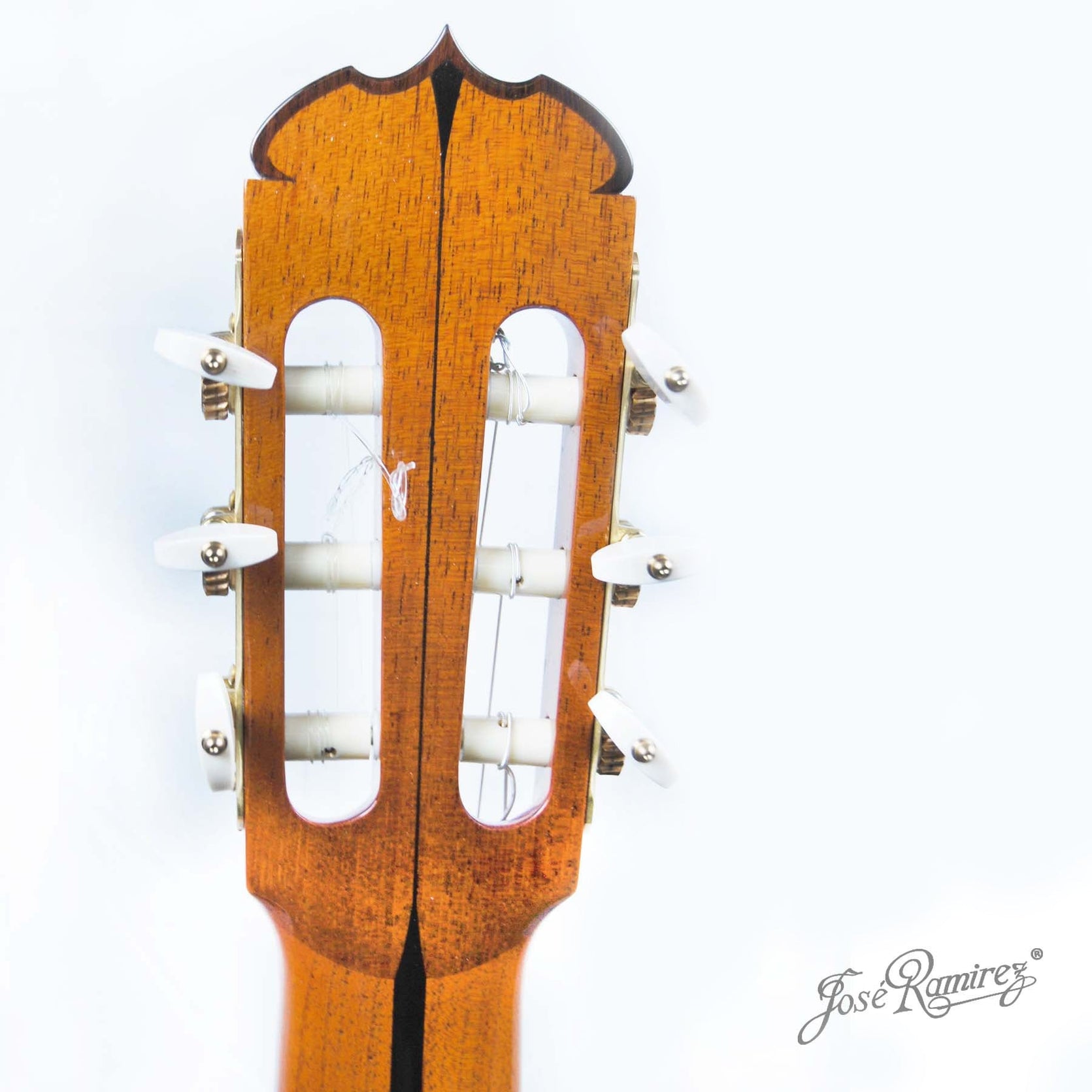 Đàn Guitar Classic Jose Ramirez Legado 1A Cedar 2023-Mai Nguyên Music