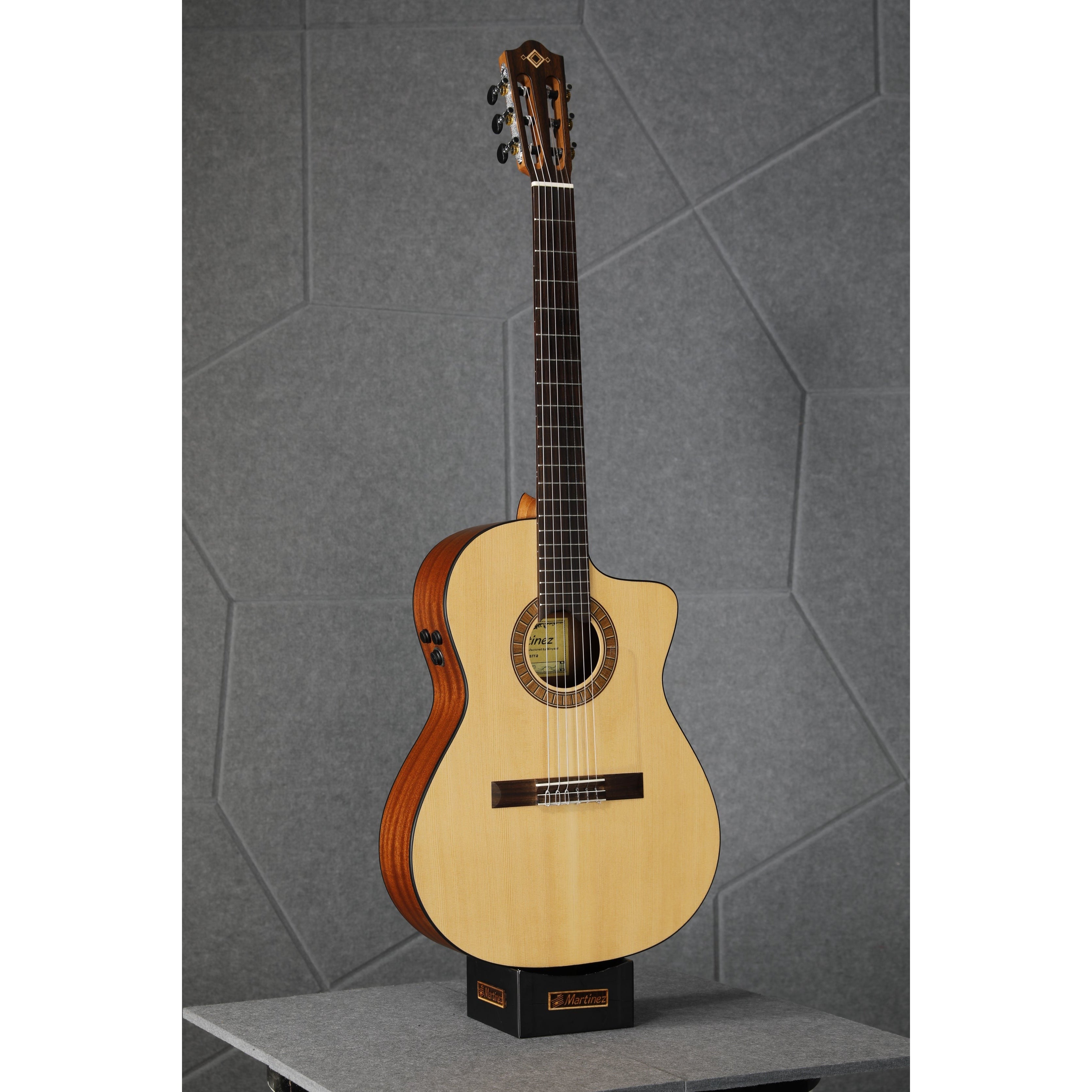 Đàn Guitar Classic Martinez MP5-Mai Nguyên Music