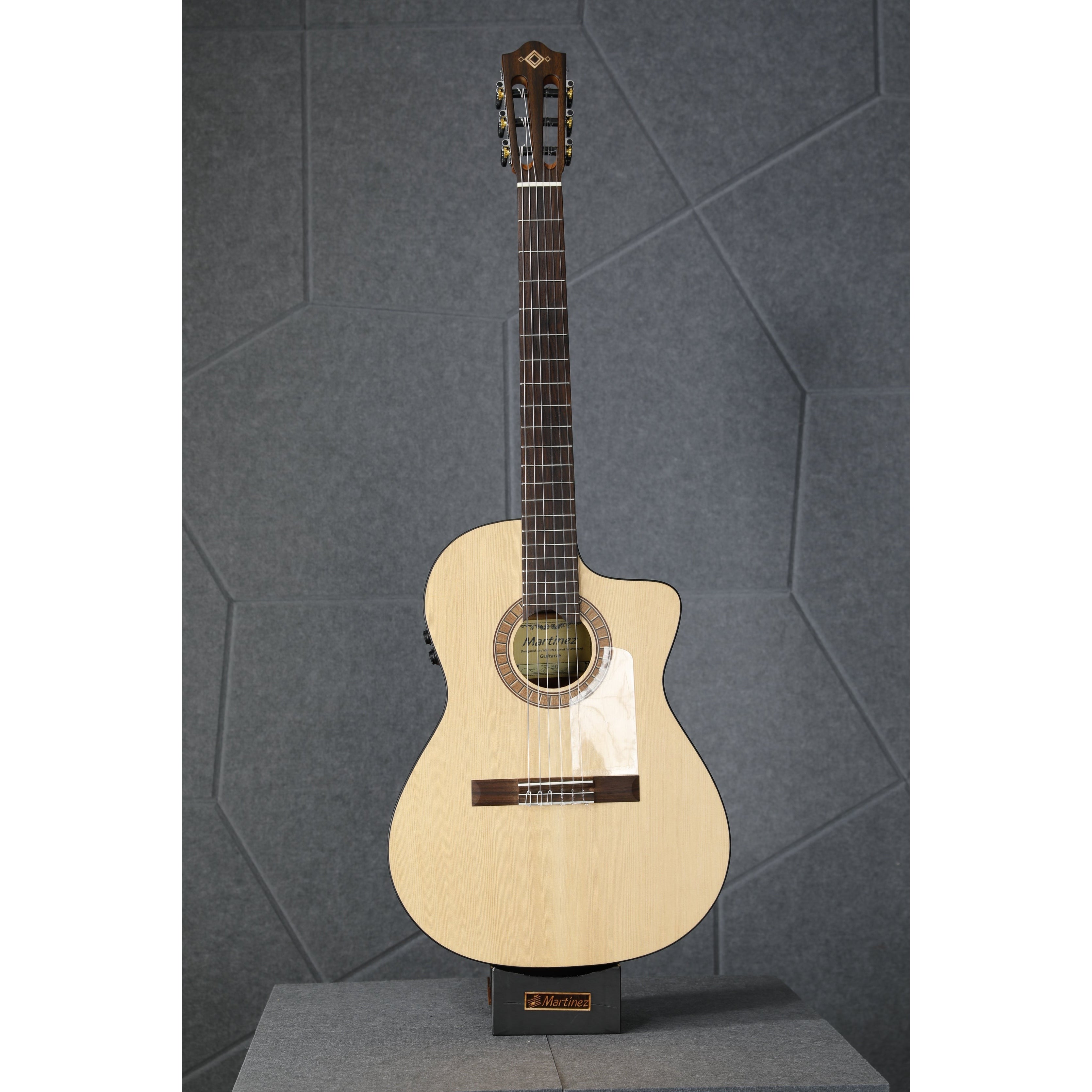 Đàn Guitar Classic Martinez MP5-Mai Nguyên Music