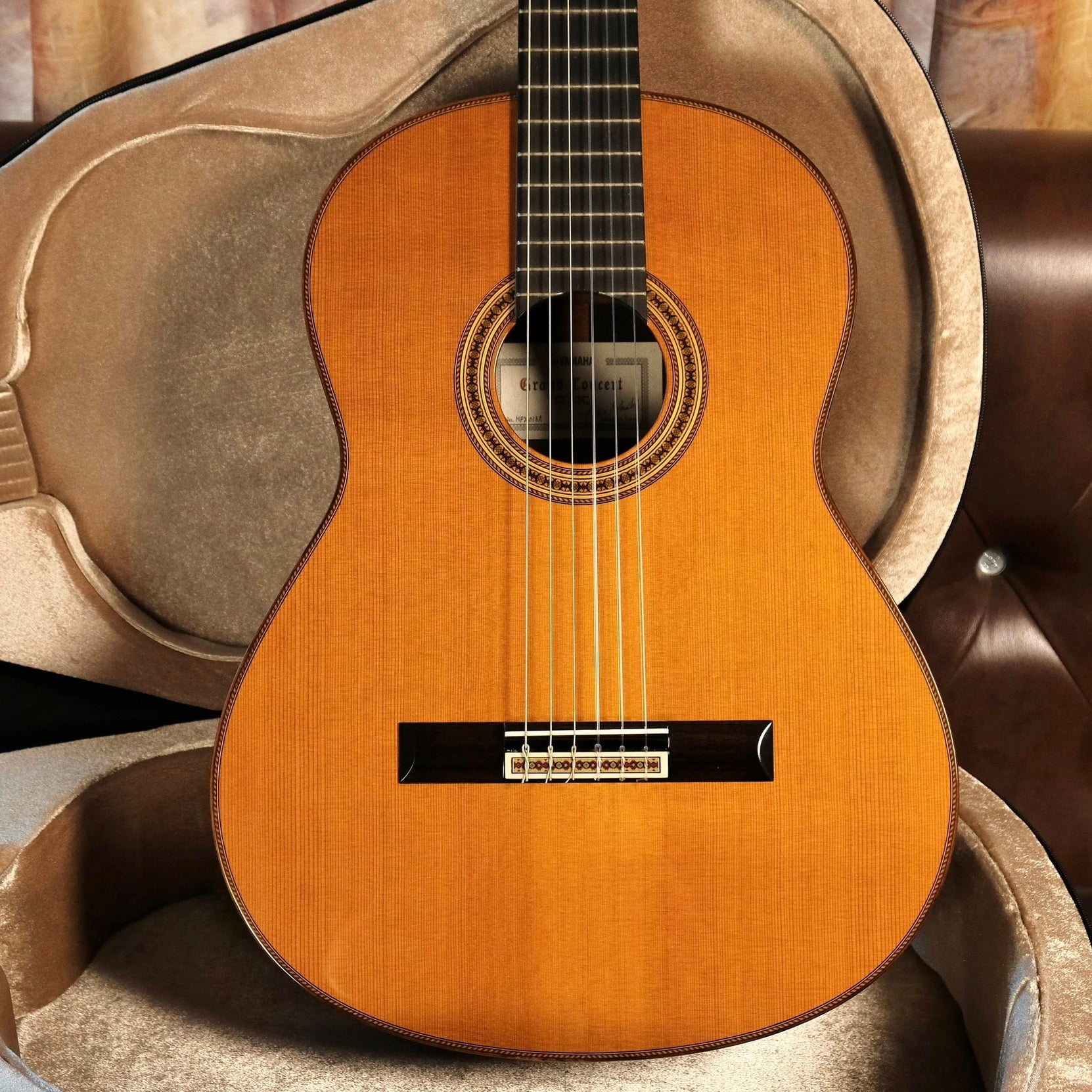 Đàn Guitar Classic Yamaha GC42C-Mai Nguyên Music