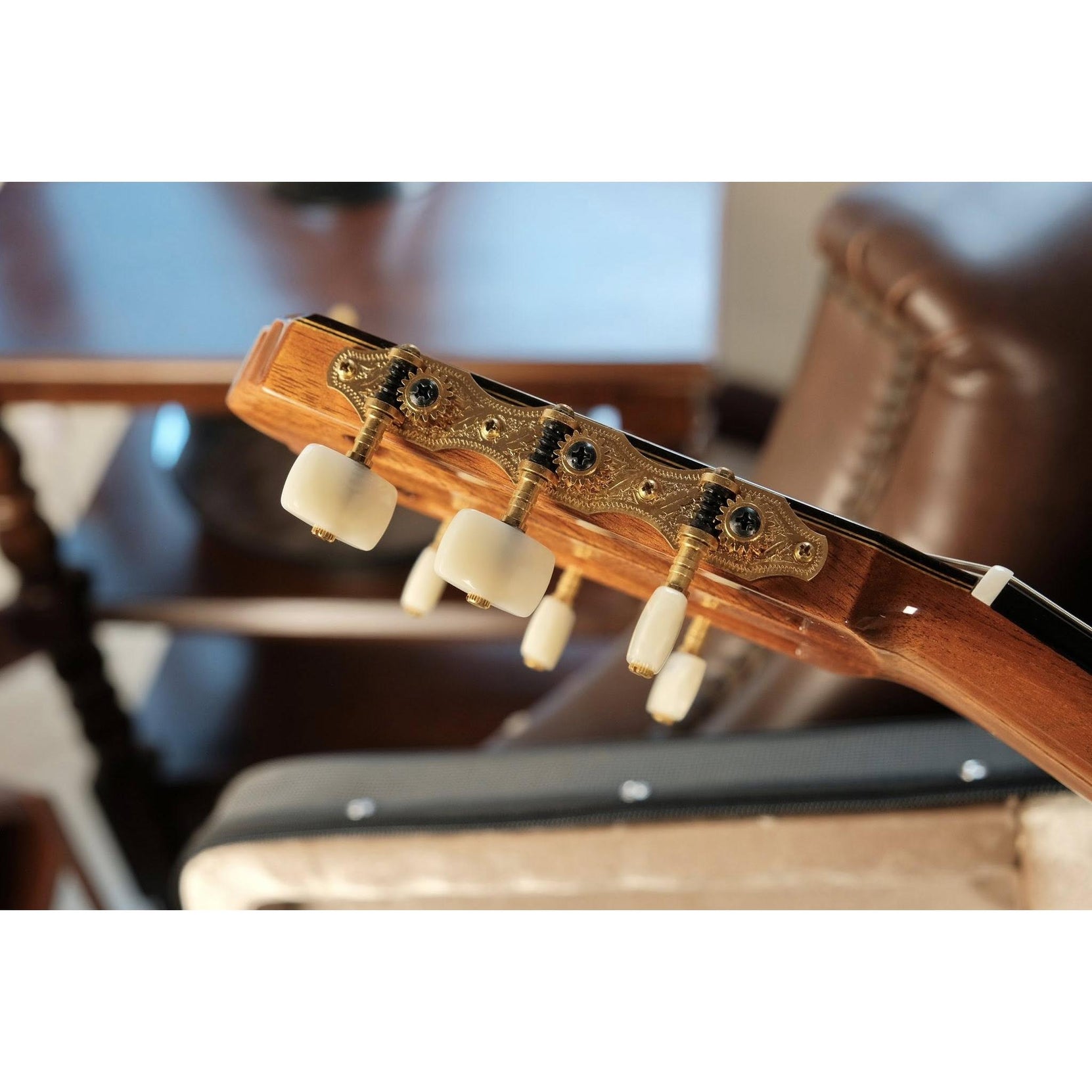 Đàn Guitar Classic Yamaha GC42C-Mai Nguyên Music