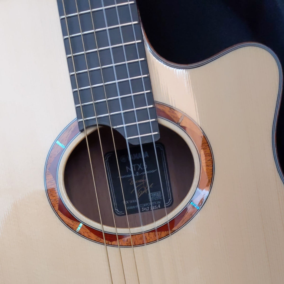 Đàn Guitar Classic Yamaha NTX5-Mai Nguyên Music