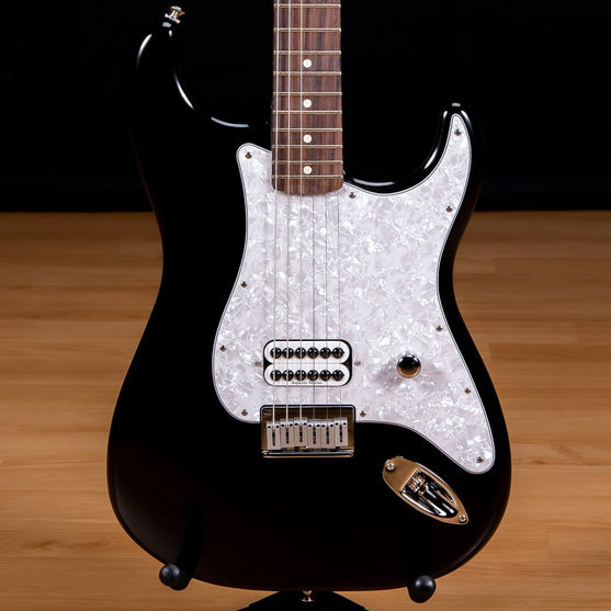 Đàn Guitar Điện Fender Artist Tom DeLonge Stratocaster, Slab Rosewood Fingerboard-Mai Nguyên Music