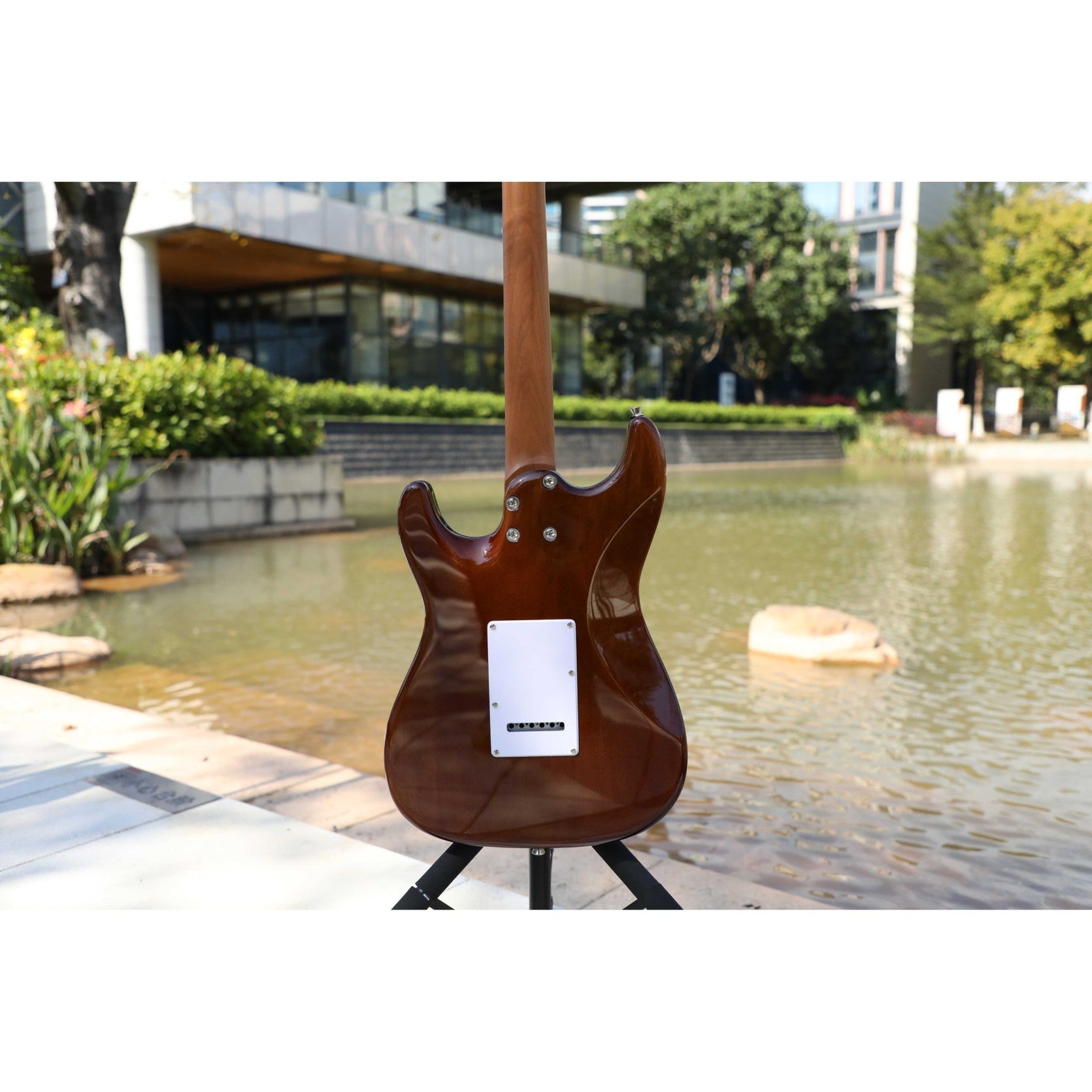 Đàn Guitar Điện Sqoe SEIB900-Mai Nguyên Music