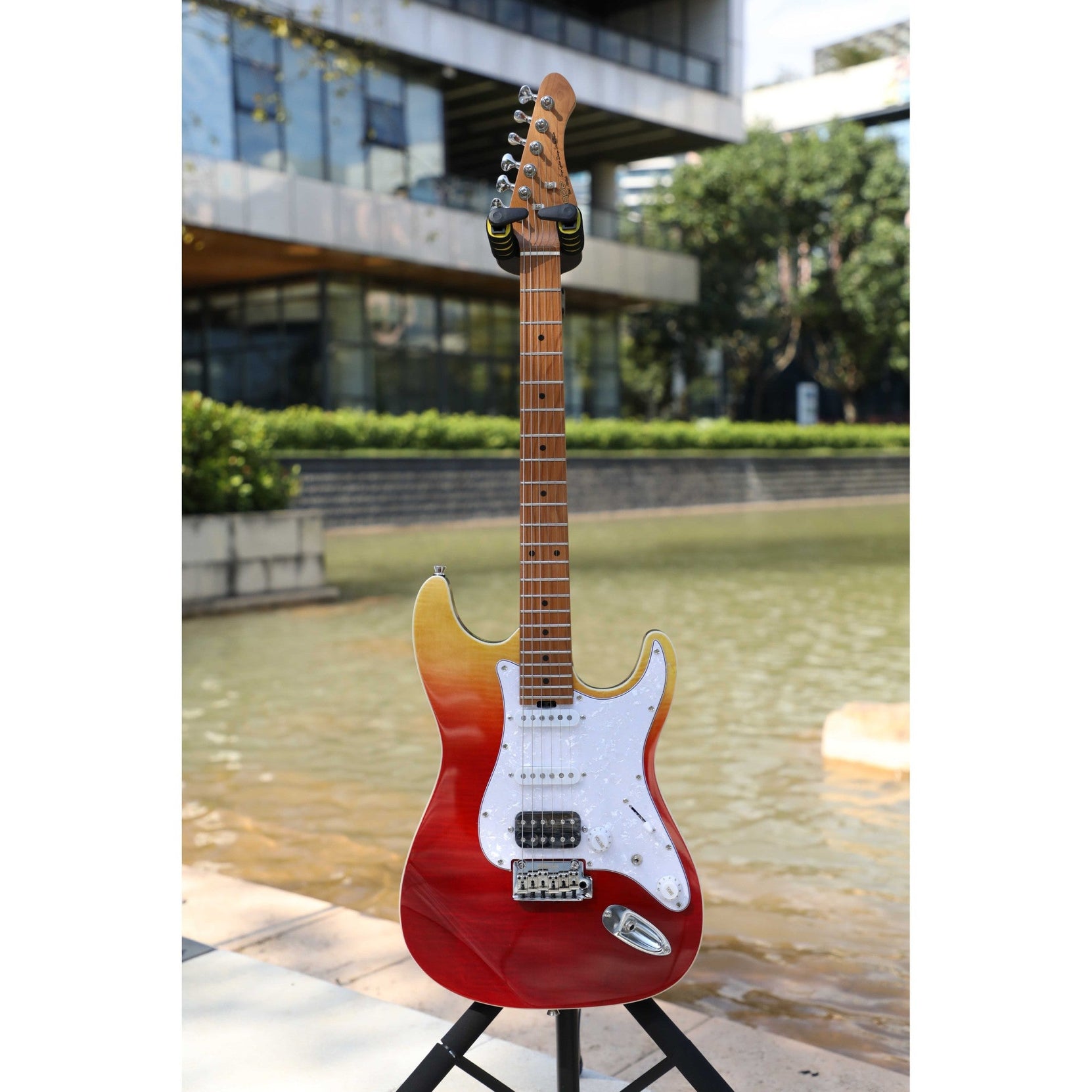 Đàn Guitar Điện Sqoe SEIB900-Mai Nguyên Music