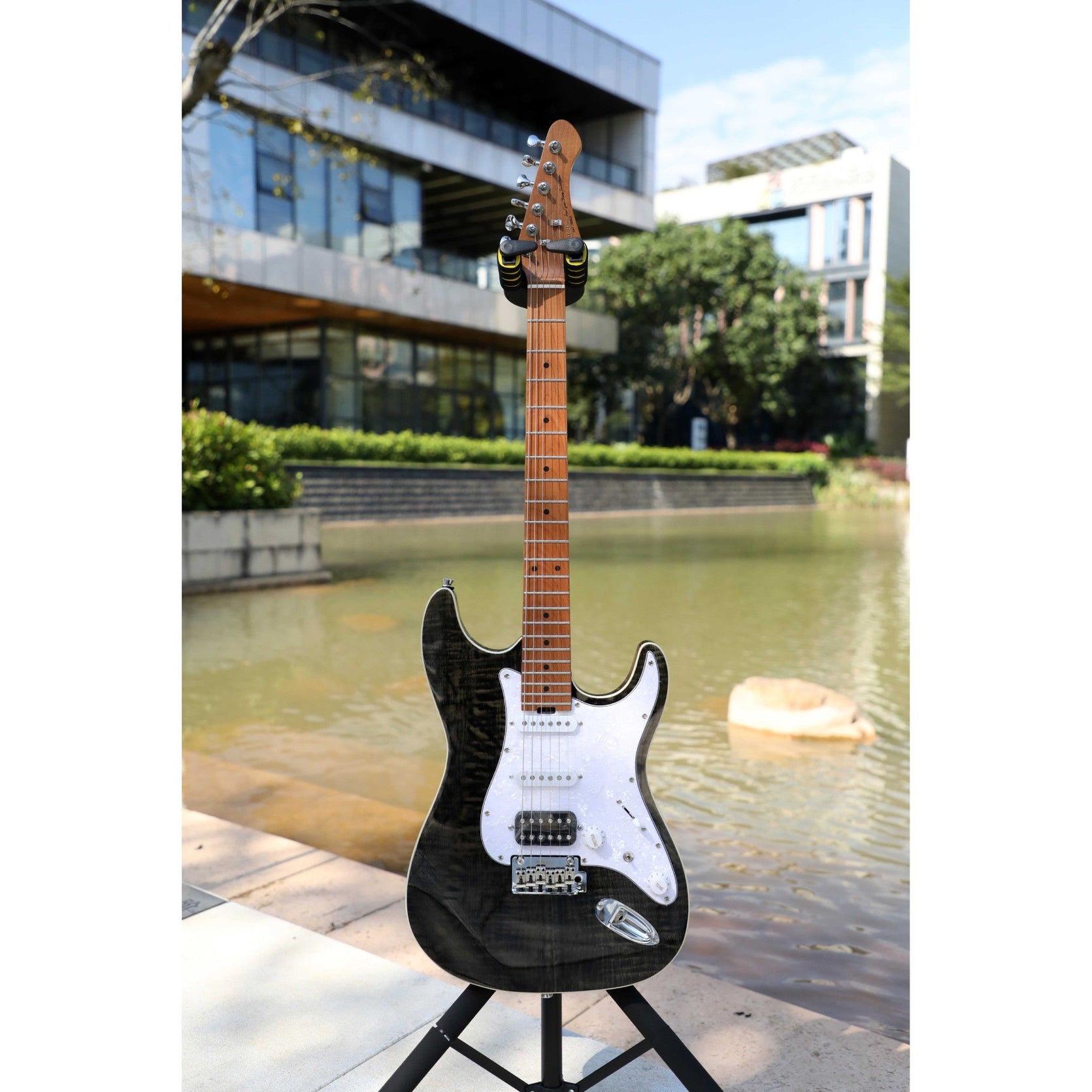 Đàn Guitar Điện Sqoe SEIB900-Mai Nguyên Music