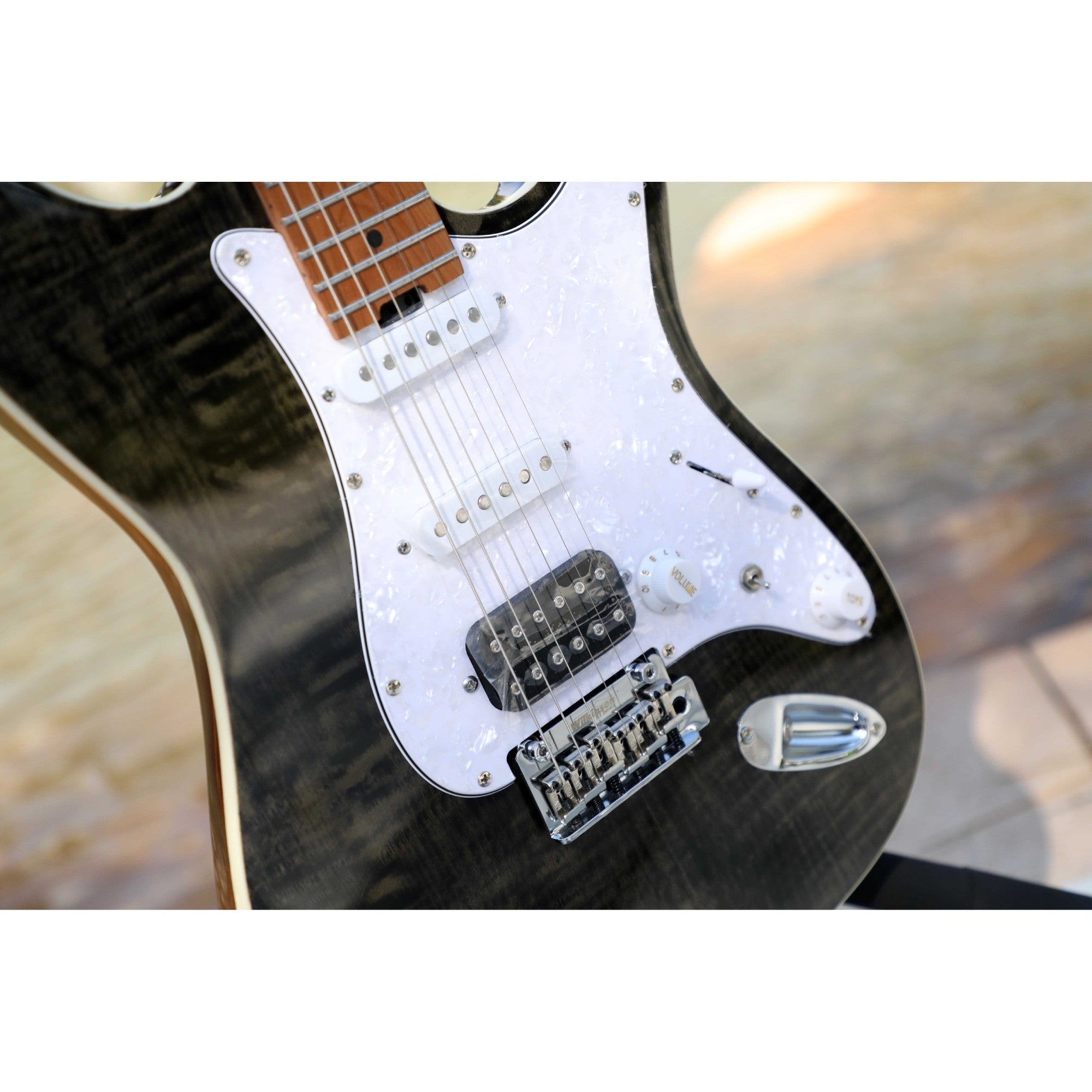 Đàn Guitar Điện Sqoe SEIB900-Mai Nguyên Music