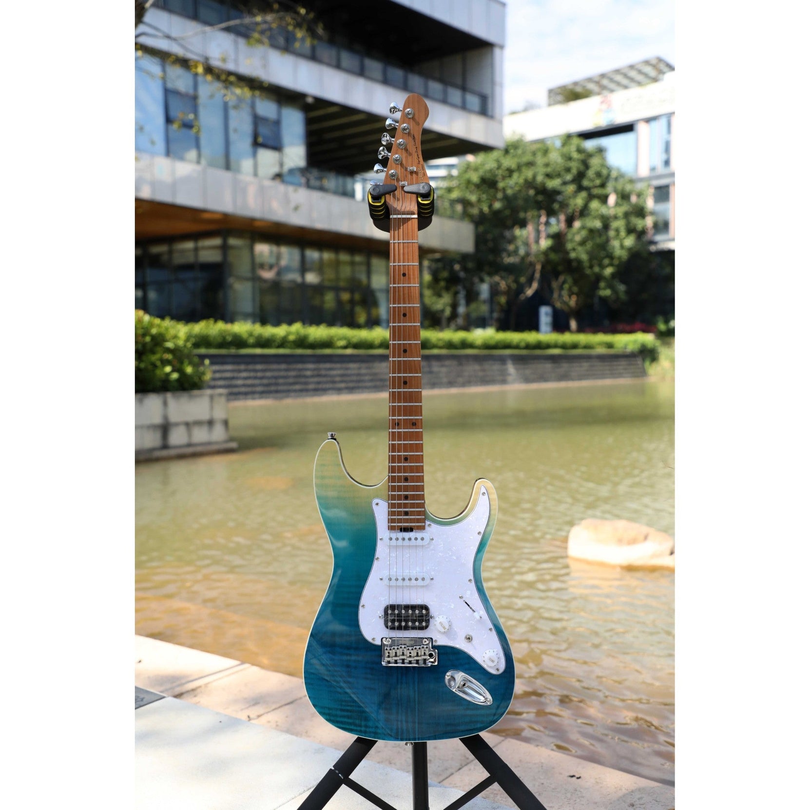 Đàn Guitar Điện Sqoe SEIB900-Mai Nguyên Music
