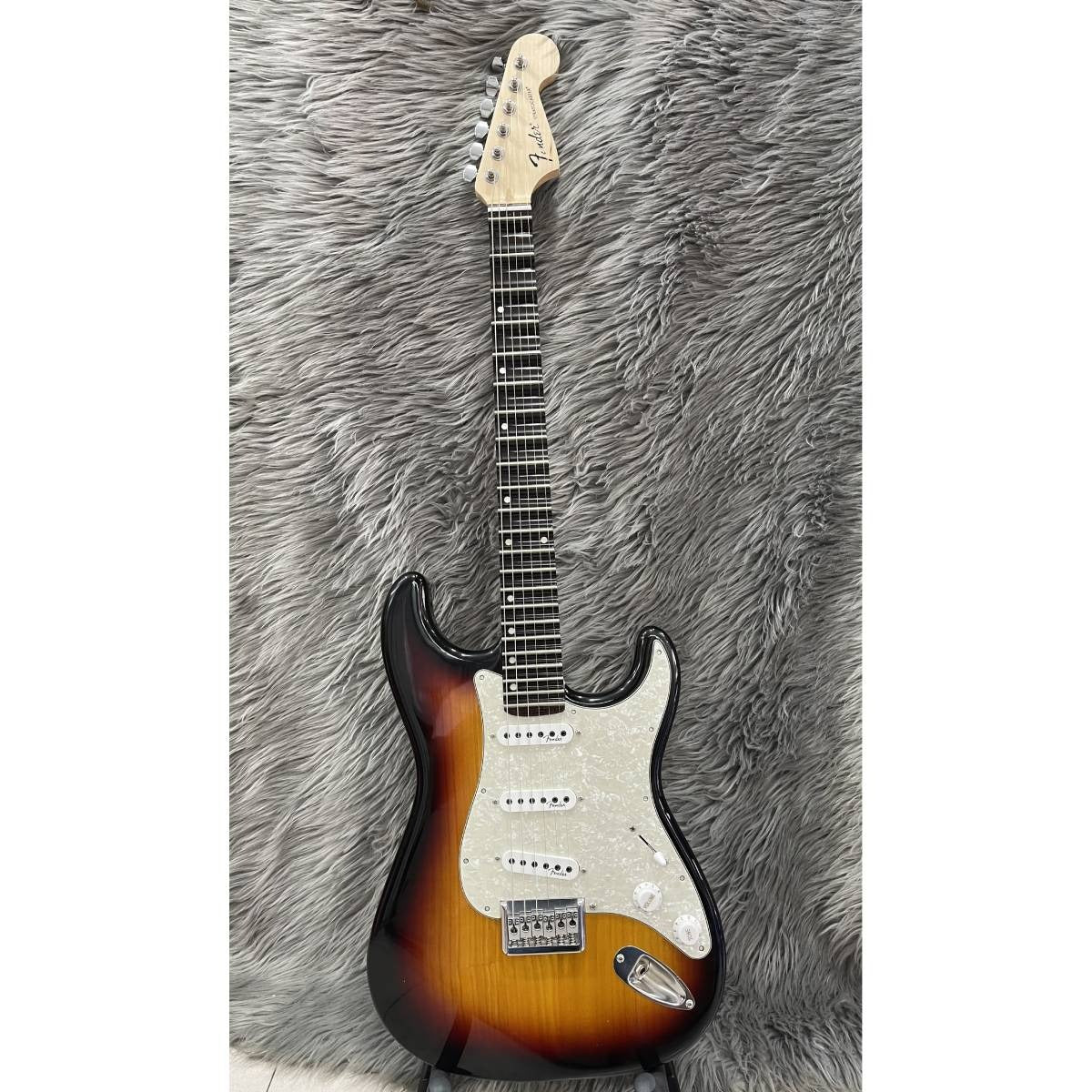 Đàn Guitar Vọng Cổ Điện Logo Fender Stratocaster 05-Mai Nguyên Music