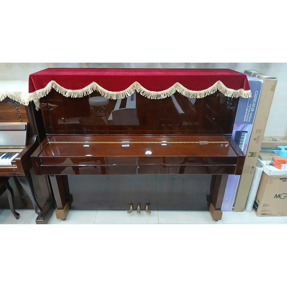 Đàn Piano Cơ Upright Versailles - Qua Sử Dụng-Mai Nguyên Music