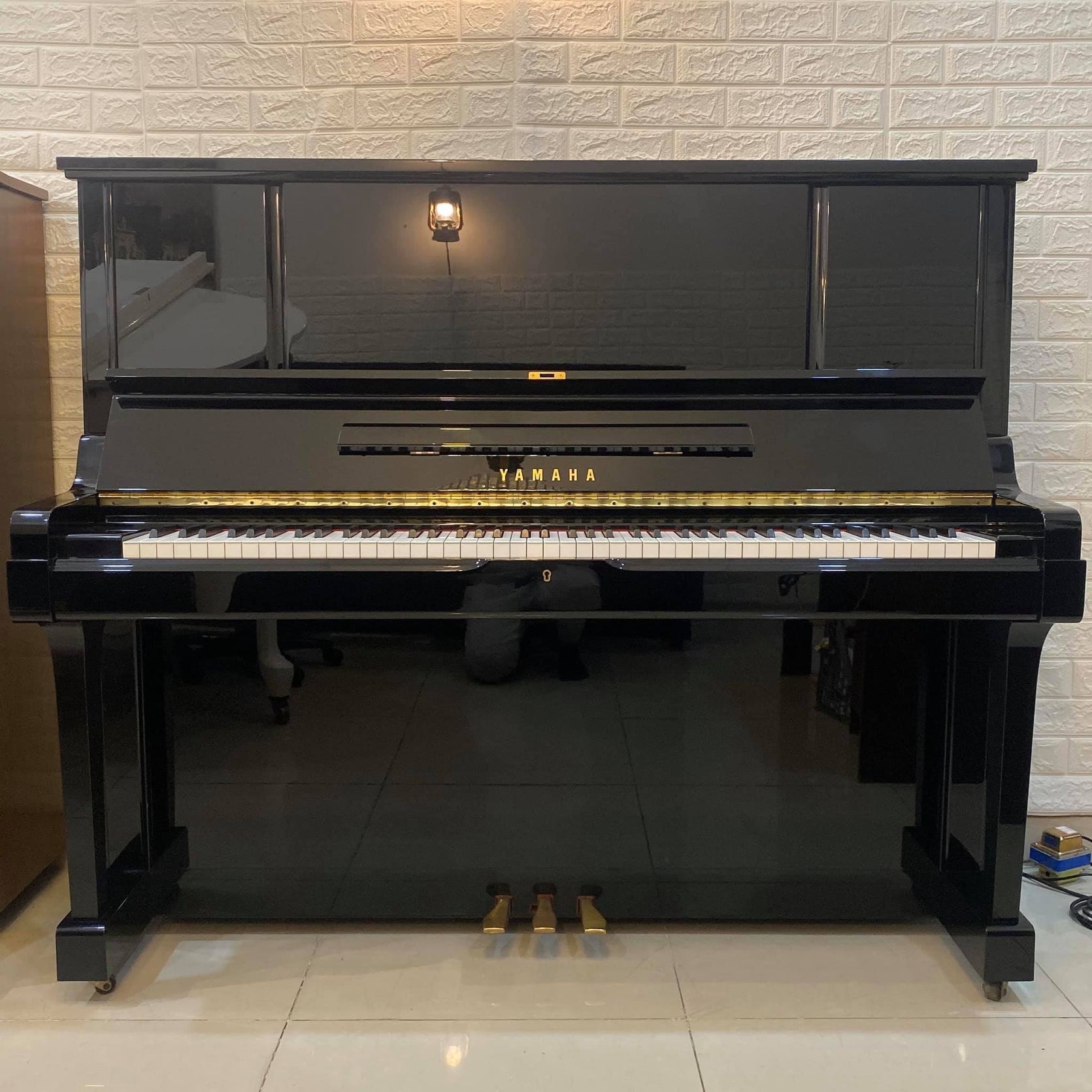 Đàn Piano Upright Yamaha UX3-Mai Nguyên Music