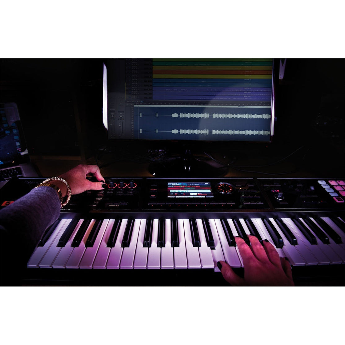 Đàn Synthesizer Music Workstation Roland FA-06-Mai Nguyên Music