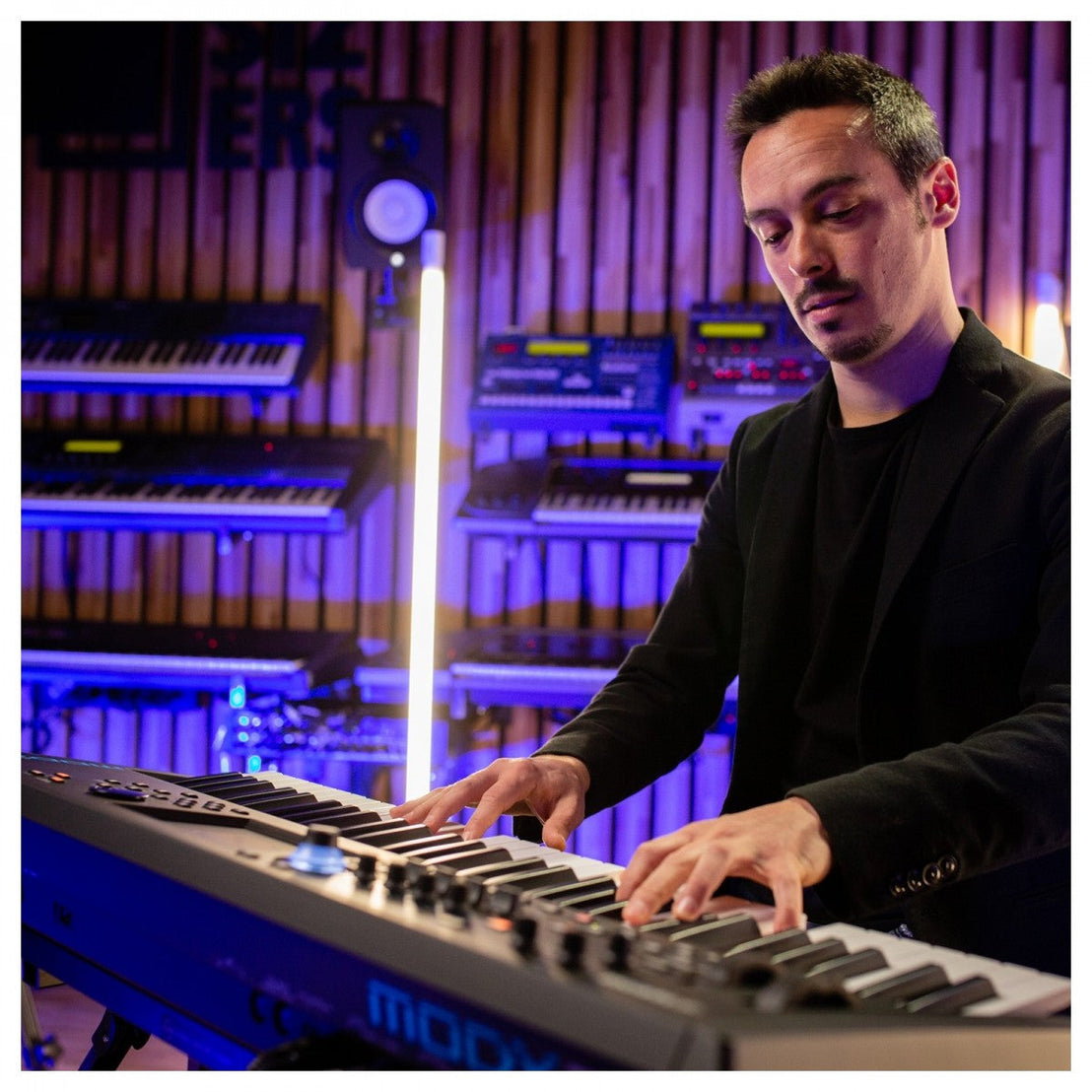 Đàn Synthesizer Yamaha MODX6+ 61-Phím-Mai Nguyên Music