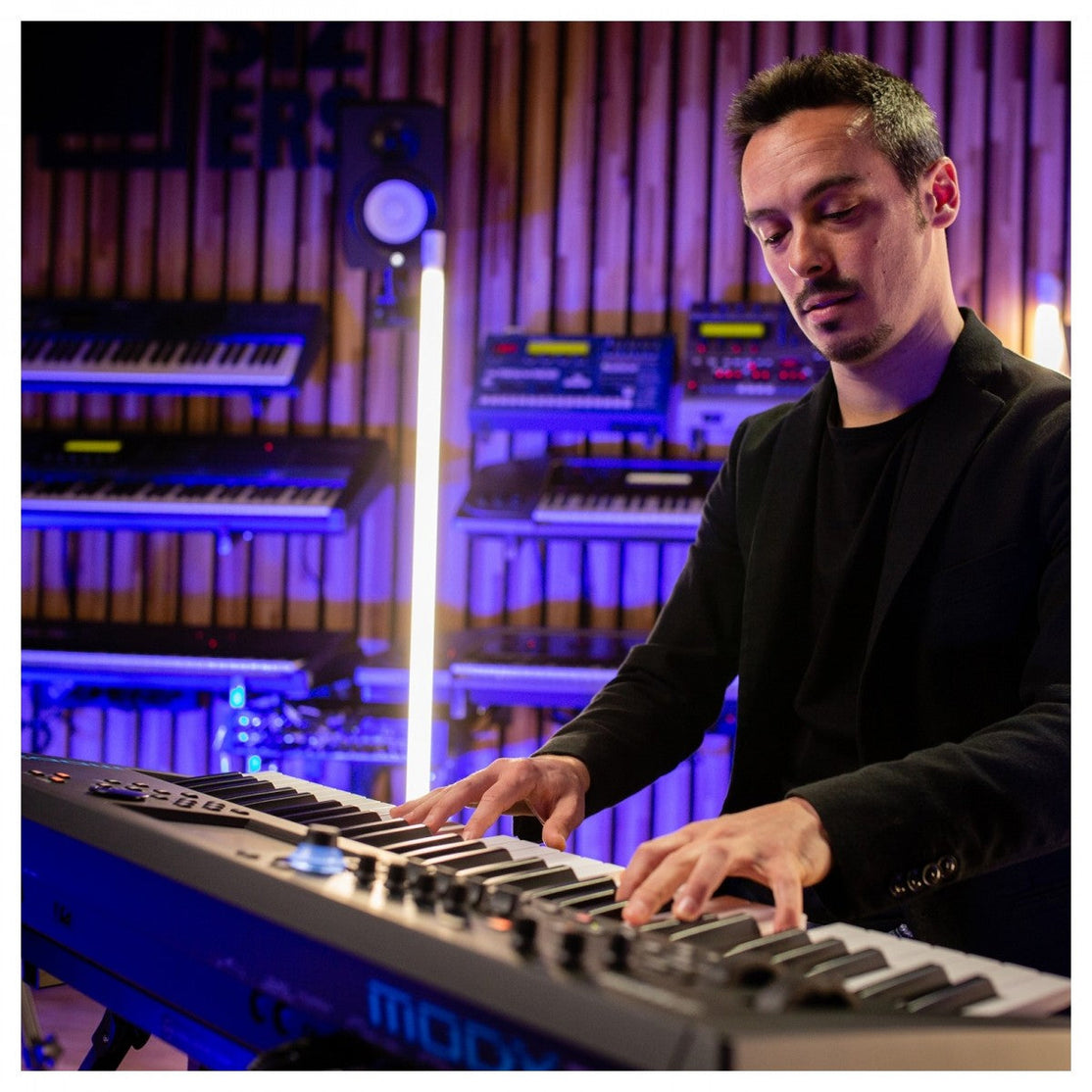 Đàn Synthesizer Yamaha MODX6+ 61-Phím-Mai Nguyên Music