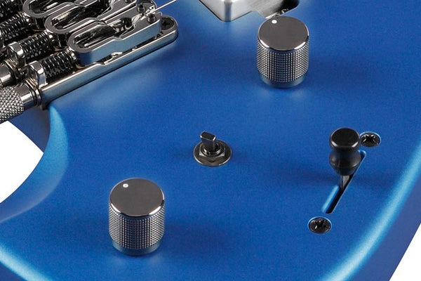 Nút chuyển đổi Alter và đảo 5 chiều dyna-Mix10 trên Ibanez QX52
