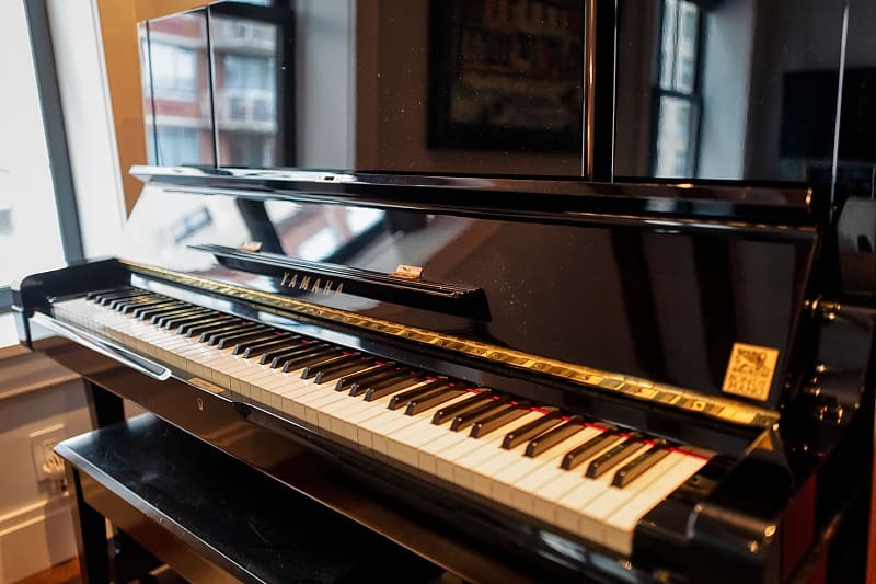 Đàn Piano Upright Yamaha YUX