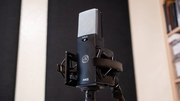 Thiết kế gọn gàng, phù hợp cho cả môi trường studio và ghi hình.