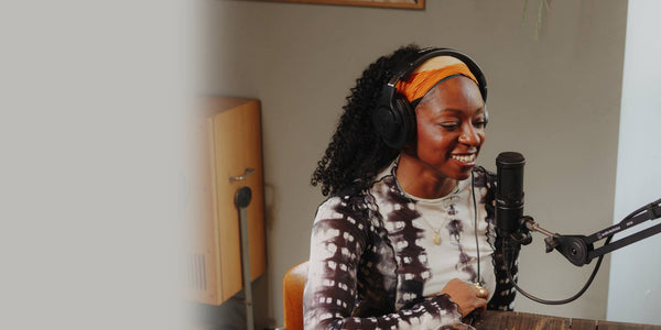 thu podcast hoặc voice-over tại nhà,