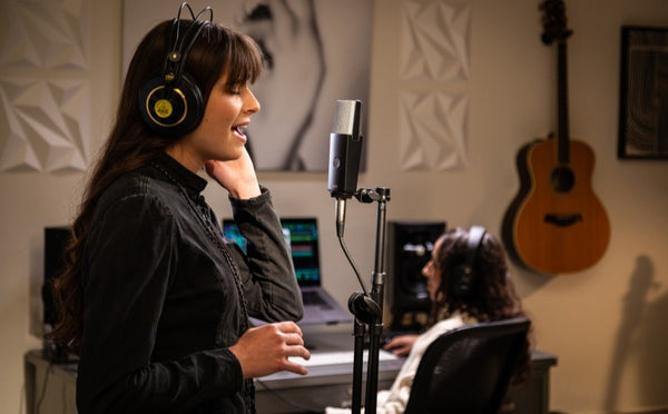 vocal, streaming hoặc thu âm tại nhà.