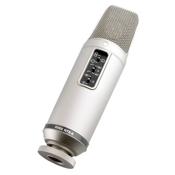 công tắc điều khiển được bố trí trực tiếp trên thân micro