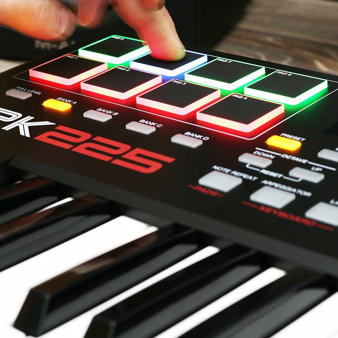 MIDI Keyboard Controller Akai MPK225-Mai Nguyên Music