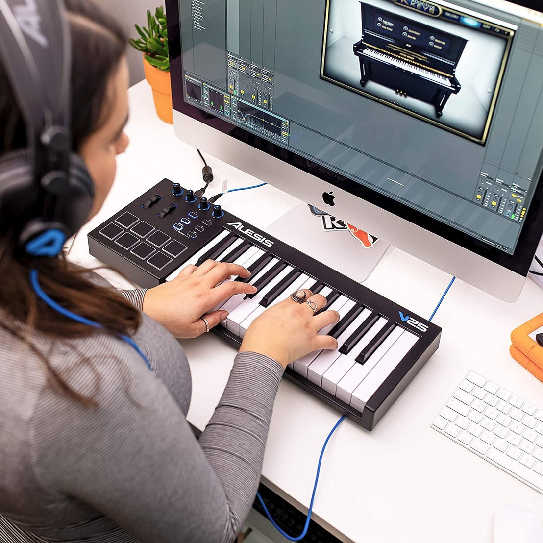 MIDI Keyboard Controller Alesis V25-Mai Nguyên Music