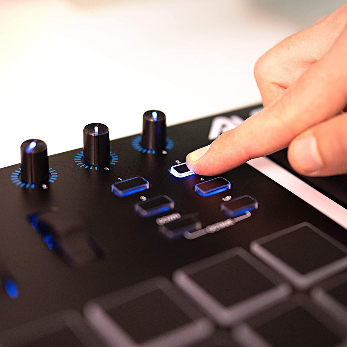 MIDI Keyboard Controller Alesis V61-Mai Nguyên Music