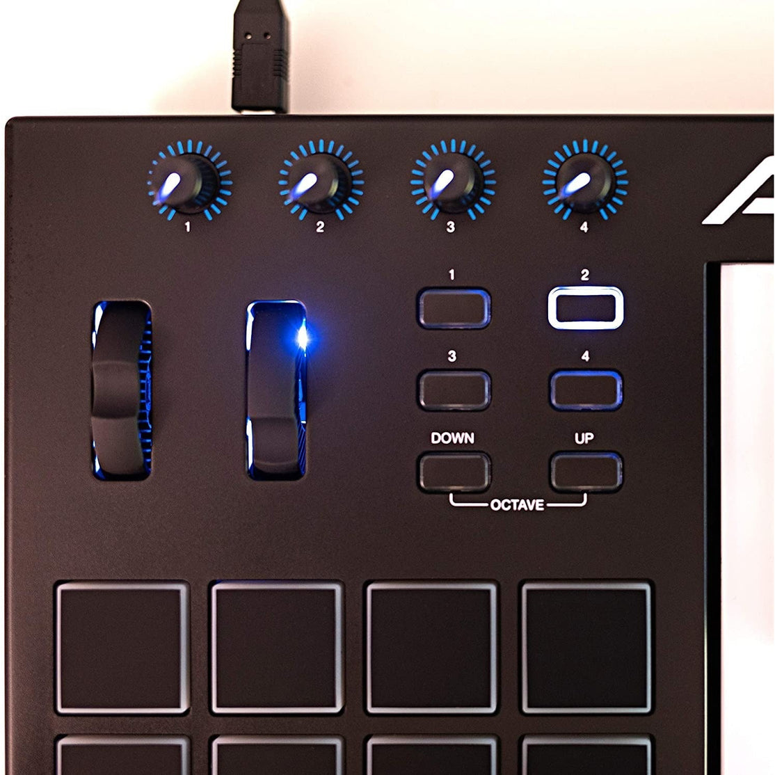 MIDI Keyboard Controller Alesis V61-Mai Nguyên Music