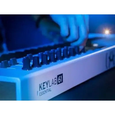 MIDI Keyboard Controller Arturia Keylab Essential 61-Mai Nguyên Music