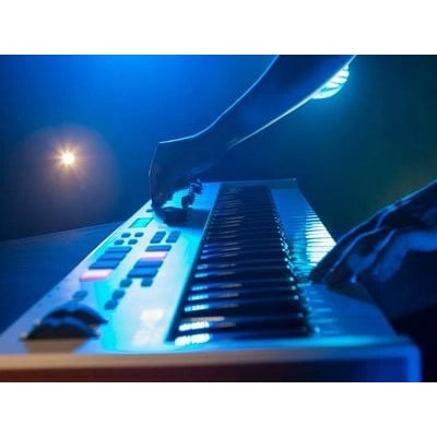 MIDI Keyboard Controller Arturia Keylab Essential 61-Mai Nguyên Music