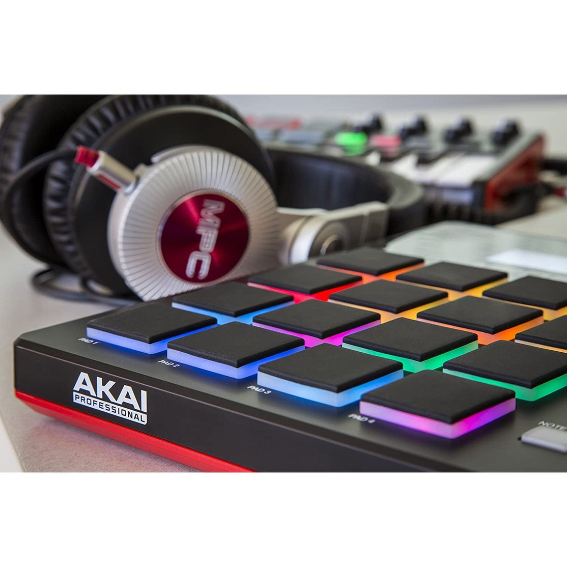 MIDI Pad Controller Akai MPD 226-Mai Nguyên Music