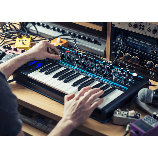 Novation Bass Station II Classic Analogue Bass Synth w/ Digital Control And USB Interface-Mai Nguyên Music