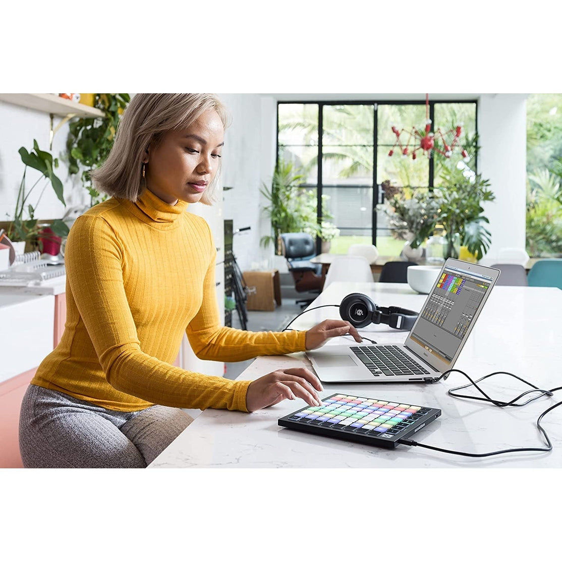 Novation Launchpad Mini Mk3 Grid Controller-Mai Nguyên Music