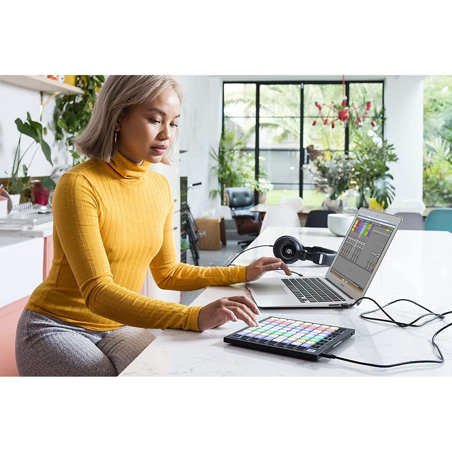 Novation Launchpad Mini Mk3 Grid Controller-Mai Nguyên Music