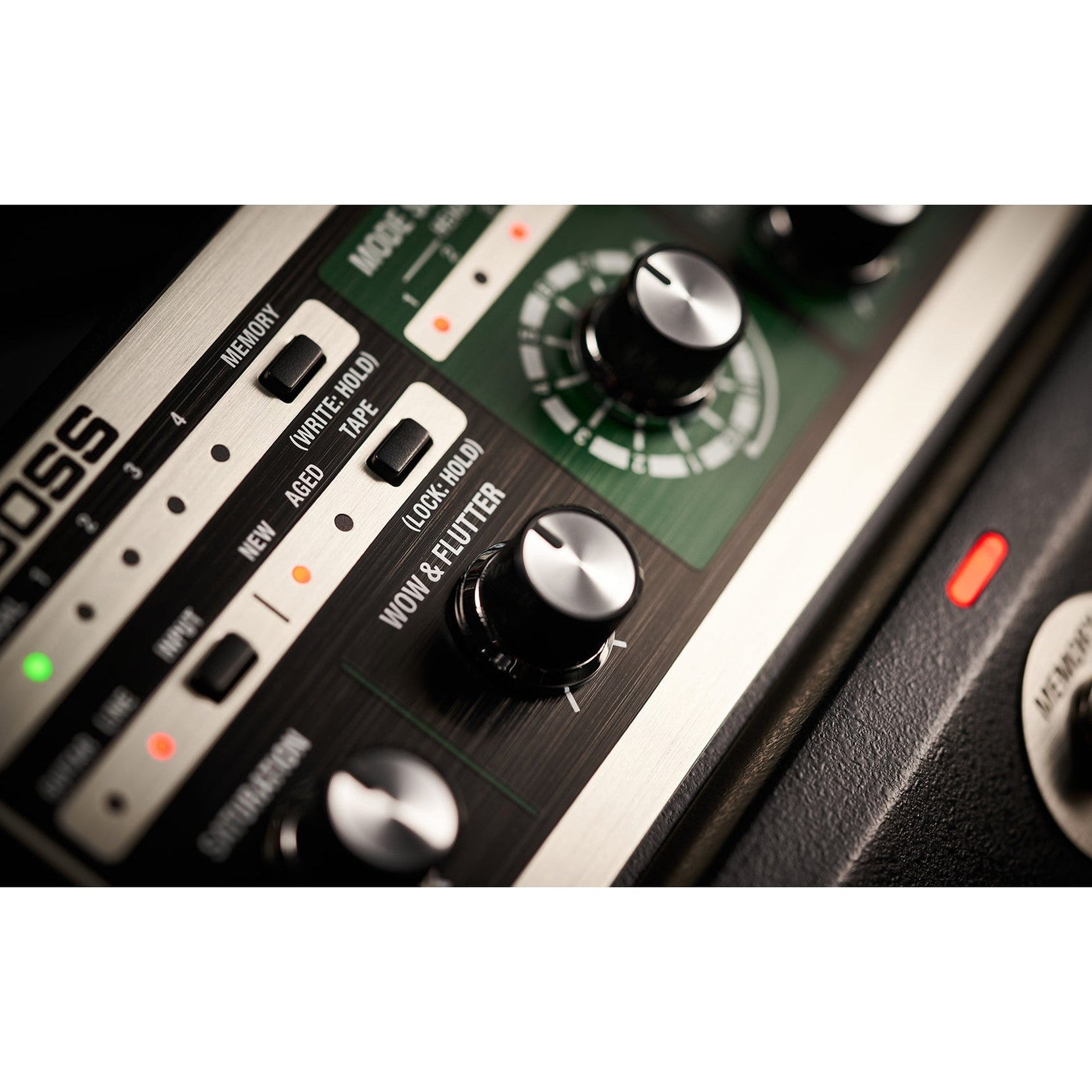 Pedal Guitar Boss RE-202 Space Echo Digital Delay-Mai Nguyên Music