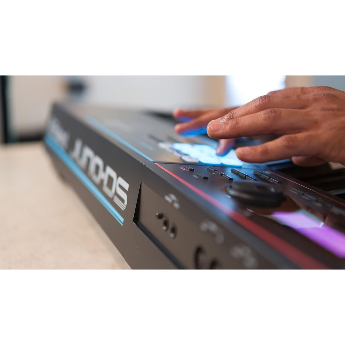 Synthesizer Roland JUNO-DS88-Mai Nguyên Music