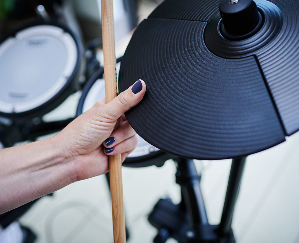 Lá cymbal của Roland TD-07DMK có thể giữ im lặng như trống acoustic